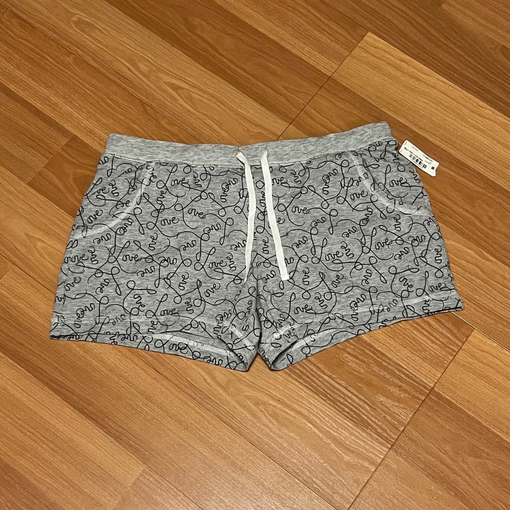 NWT Women's Ambrielle Gray Love Shorts, Sz M